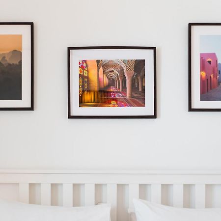 Modern Apartment, Short Walk To Acropolis Sites アテネ エクステリア 写真