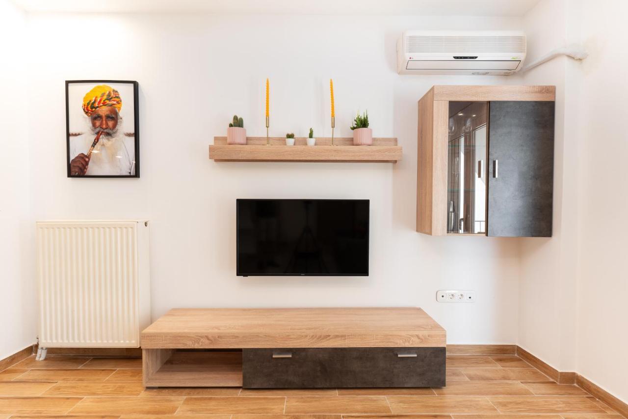 Modern Apartment, Short Walk To Acropolis Sites アテネ エクステリア 写真