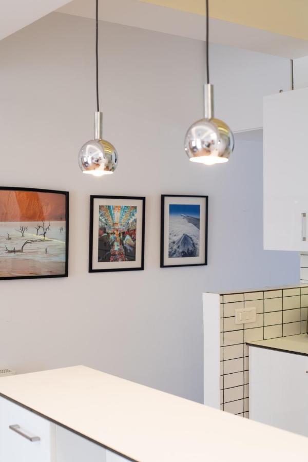 Modern Apartment, Short Walk To Acropolis Sites アテネ エクステリア 写真