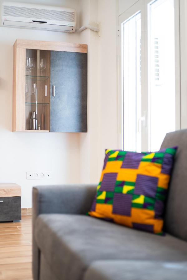 Modern Apartment, Short Walk To Acropolis Sites アテネ エクステリア 写真