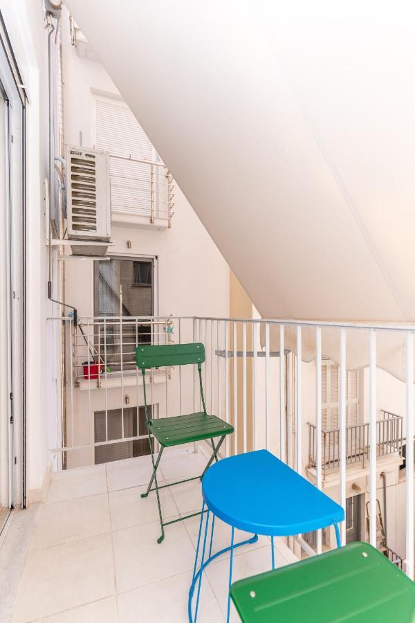Modern Apartment, Short Walk To Acropolis Sites アテネ エクステリア 写真