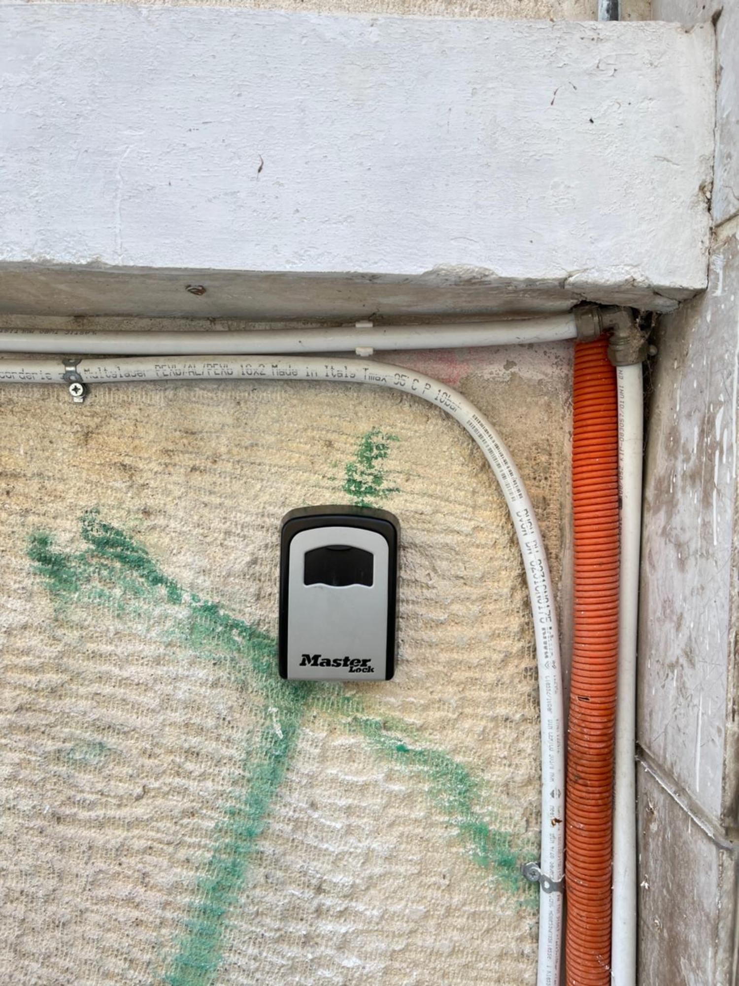 Modern Apartment, Short Walk To Acropolis Sites アテネ エクステリア 写真